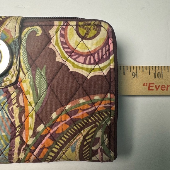 Vera Bradley Turn Lock Wallet Heirloom Paisley - Retired Pattern RFID - Picture 11 of 11